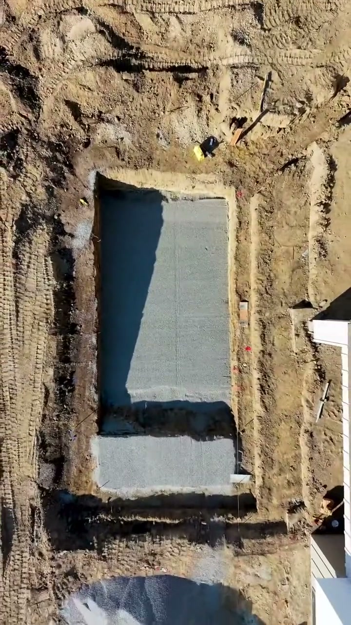 Fiberglass pool shell install, Spokane jobsite